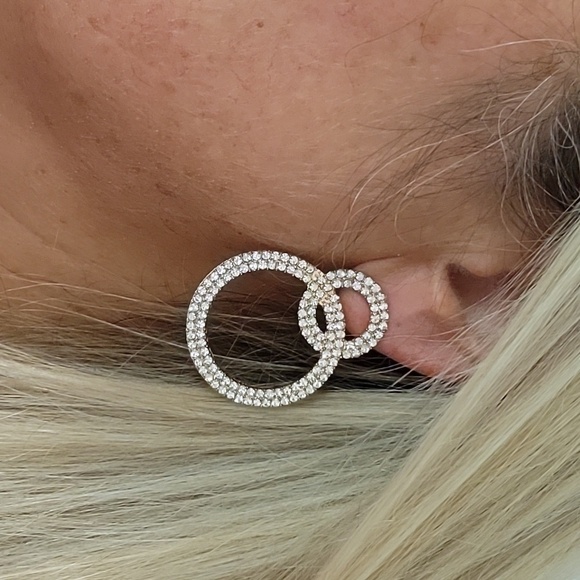 GORGEOUS LAYERED CRYSTAL HOOP EARRINGS, 925 posts - Picture 1 of 12